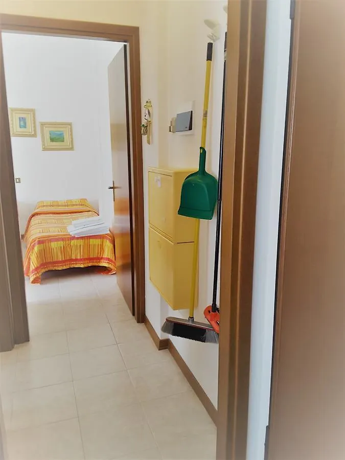 Novita Estate: Seaside Suite with Garage and Bicycles Caorle Apartment